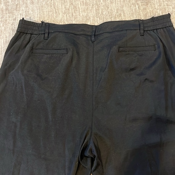 Larry Levine Black Women's Capri Pants- Size 20W - Picture 2 of 5